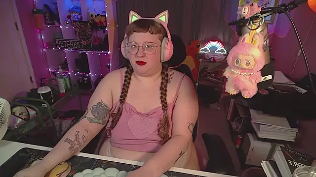 Snapshot of FatVeronica chatting on March 30, 2026, 5:25 pm FatVeronica online show from March 30, 2026, 5:25 pm