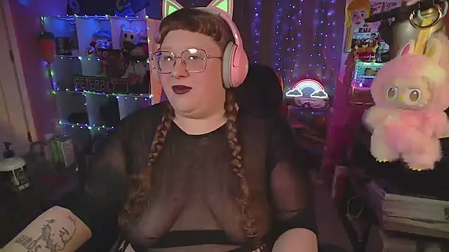 Snapshot of FatVeronica chatting on February 23, 2026, 10:21 pm FatVeronica online show from February 23, 2026, 10:21 pm