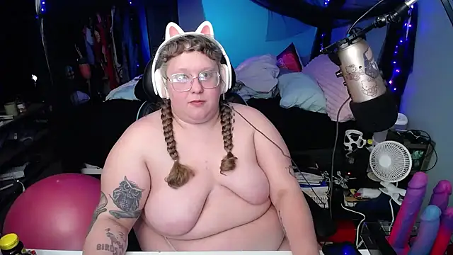 Snapshot of FatVeronica chatting on March 16, 2025, 3:06 pm FatVeronica online show from March 16, 2025, 3:06 pm