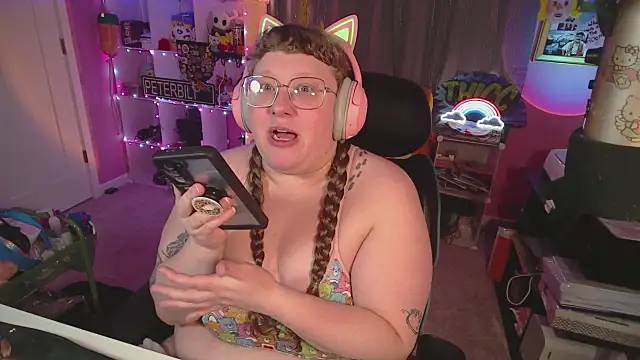 Snapshot of FatVeronica chatting on February 2, 2026, 2:05 pm FatVeronica online show from February 2, 2026, 2:05 pm