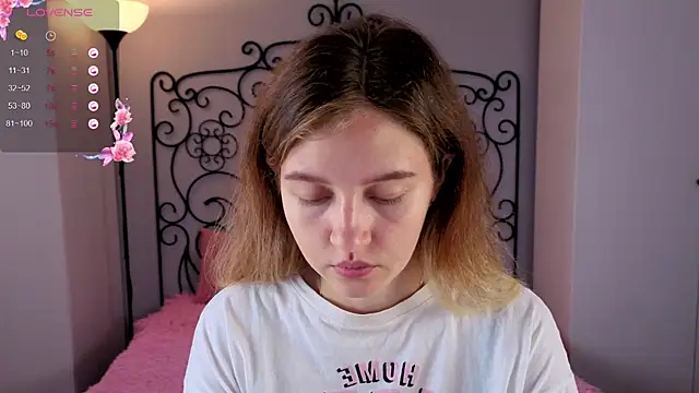 Snapshot of Ksuhesa chatting on September 28, 2025, 8:10 am Ksuhesa online show from September 28, 2025, 8:10 am