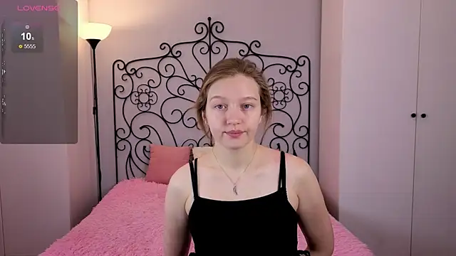 Snapshot of Ksuhesa chatting on November 7, 2025, 2:05 am Ksuhesa online show from November 7, 2025, 2:05 am