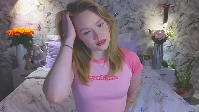 Aurora Golden1 online show from February 14, 2026, 5:02 pm