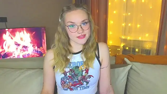 Snapshot of Aurora_Golden1 chatting on December 16, 2024, 7:54 pm Aurora Golden1 online show from December 16, 2024, 7:54 pm