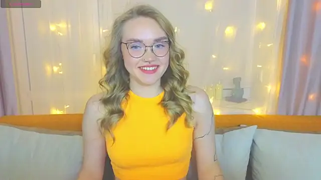 Snapshot of Aurora_Golden1 chatting on February 17, 2025, 4:17 pm Aurora Golden1 online show from February 17, 2025, 4:17 pm