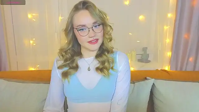 Snapshot of Aurora_Golden1 chatting on February 20, 2025, 3:30 pm Aurora Golden1 online show from February 20, 2025, 3:30 pm