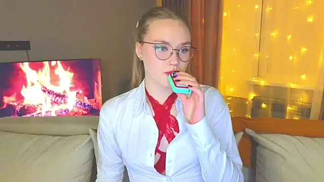 Snapshot of Aurora_Golden1 chatting on December 14, 2024, 4:30 pm Aurora Golden1 online show from December 14, 2024, 4:30 pm