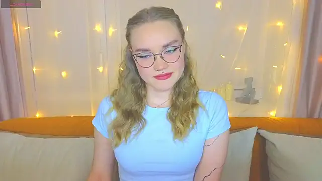 Snapshot of Aurora_Golden1 chatting on February 25, 2025, 3:31 pm Aurora Golden1 online show from February 25, 2025, 3:31 pm