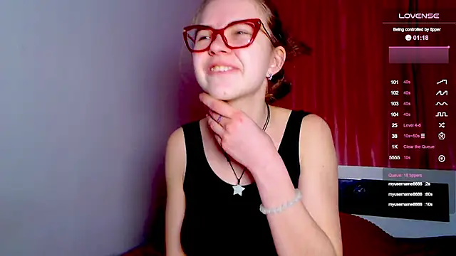 Snapshot of Sarah_HS chatting on December 30, 2024, 4:07 pm Sarah HS online show from December 30, 2024, 4:07 pm