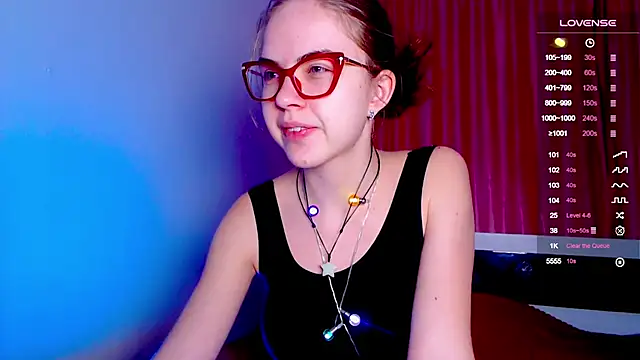 Snapshot of Sarah_HS chatting on December 30, 2024, 1:03 pm Sarah HS online show from December 30, 2024, 1:03 pm