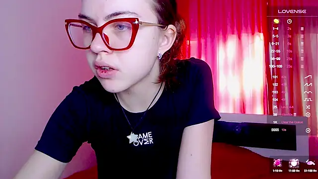 Snapshot of Sarah_HS chatting on February 5, 2025, 8:54 am Sarah HS online show from February 5, 2025, 8:54 am