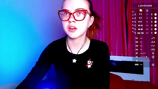 Snapshot of Sarah_HS chatting on December 19, 2024, 1:51 pm Sarah HS online show from December 19, 2024, 1:51 pm