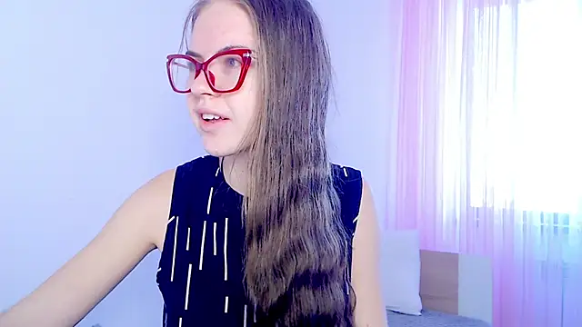 Sarah HS online show from November 9, 2025, 4:05 am