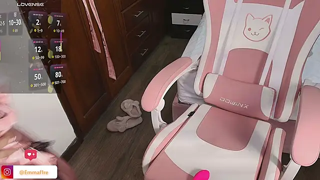 Snapshot of emmars_ chatting on October 31, 2025, 7:10 pm emmars  online show from October 31, 2025, 7:10 pm