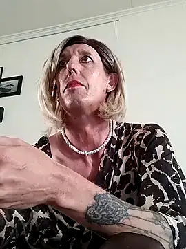 AlexiaXXL online show from April 19, 2026, 11:44 am