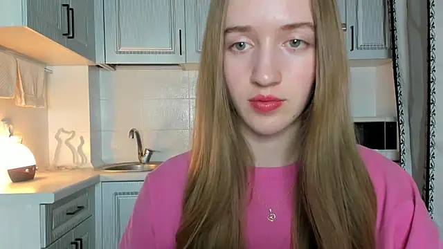 Snapshot of leslie_my_lovee chatting on October 15, 2025, 9:23 pm leslie my lovee online show from October 15, 2025, 9:23 pm