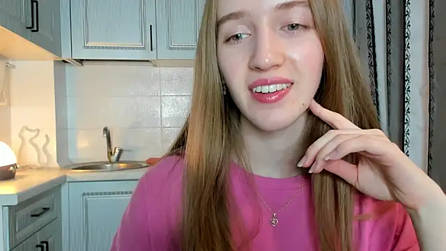 Snapshot of leslie_my_lovee chatting on October 20, 2025, 6:30 pm leslie my lovee online show from October 20, 2025, 6:30 pm