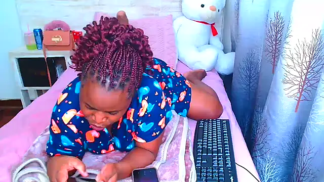 Snapshot of chocolete_candy chatting on September 29, 2025, 7:52 pm chocolete candy online show from September 29, 2025, 7:52 pm