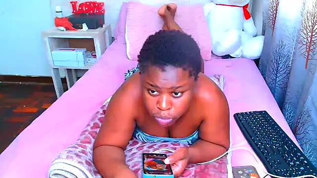 Snapshot of chocolete_candy chatting on September 24, 2025, 2:23 pm chocolete candy online show from September 24, 2025, 2:23 pm