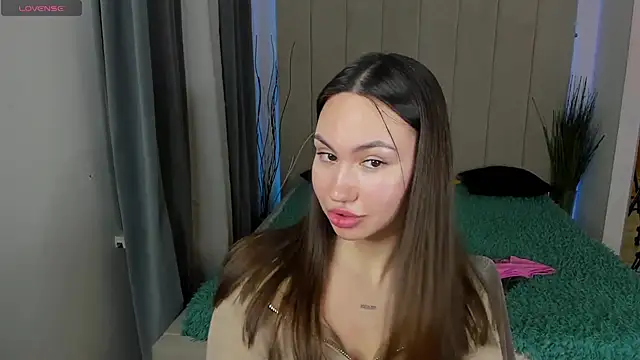 GIGI BENNET online show from February 28, 2025, 6:31 pm