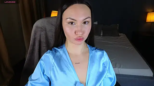 GIGI BENNET online show from February 19, 2025, 8:22 am