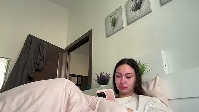 Snapshot of GIGI_BENNET chatting on October 1, 2025, 5:34 am GIGI BENNET online show from October 1, 2025, 5:34 am