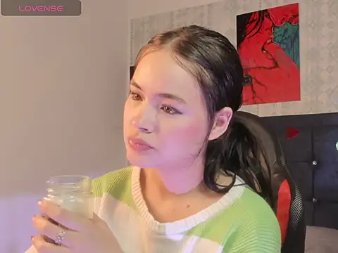 emma myers1 online show from September 23, 2025, 11:23 pm