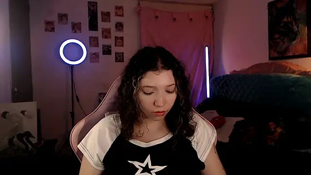 AllyDonfort online show from April 3, 2026, 1:23 am