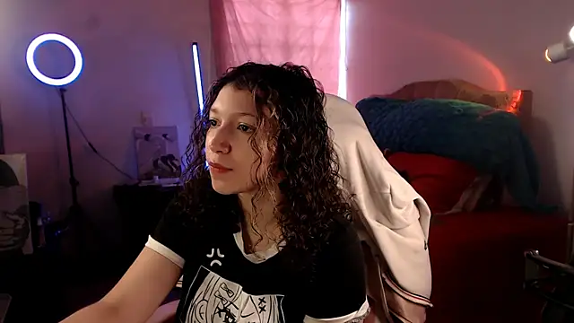 Snapshot of AllyDonfort chatting on December 22, 2025, 8:31 pm AllyDonfort online show from December 22, 2025, 8:31 pm