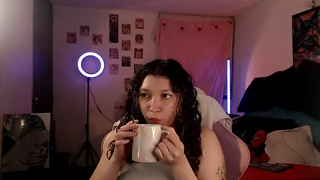 Snapshot of AllyDonfort chatting on June 11, 2026, 3:03 am AllyDonfort online show from June 11, 2026, 3:03 am