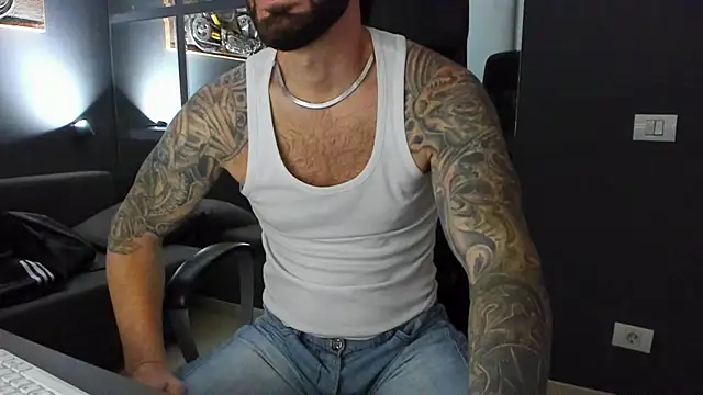 AronGrant online show from November 6, 2025, 10:19 am