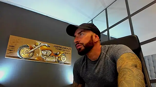Snapshot of AronGrant chatting on July 12, 2026, 9:32 am AronGrant online show from July 12, 2026, 9:32 am