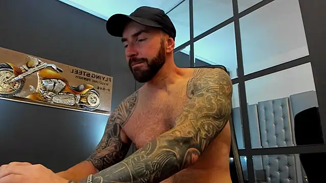 Snapshot of AronGrant chatting on October 9, 2025, 8:37 am AronGrant online show from October 9, 2025, 8:37 am