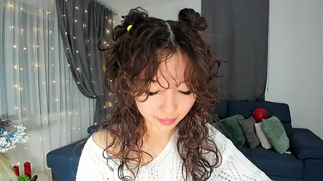 AgnieszkaBanana online show from February 19, 2025, 1:18 am