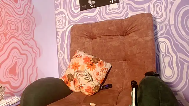 Snapshot of 420viol3ta_ chatting on September 29, 2025, 8:47 pm 420viol3ta online show from September 29, 2025, 8:47 pm