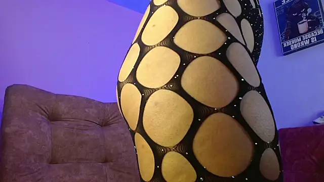 Snapshot of 420viol3ta_ chatting on March 3, 2025, 11:14 pm 420viol3ta online show from March 3, 2025, 11:14 pm