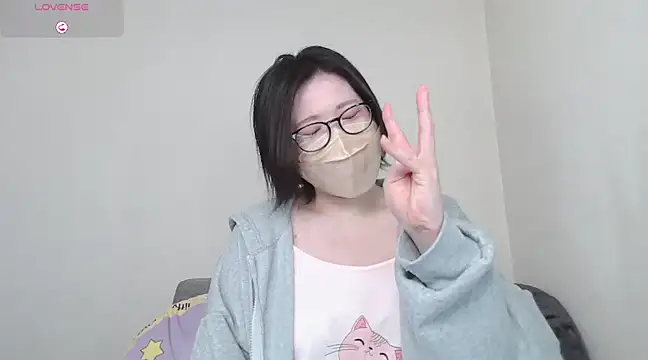 Snapshot of _NOA-chan_ chatting on March 1, 2025, 3:38 pm NOA-chan online show from March 1, 2025, 3:38 pm