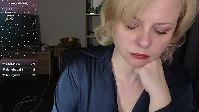 Snapshot of Gray_swann chatting on February 5, 2025, 1:00 pm Gray swann online show from February 5, 2025, 1:00 pm