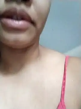 Snapshot of Su_Duarte_1 chatting on February 27, 2025, 8:53 pm Su Duarte 1 online show from February 27, 2025, 8:53 pm