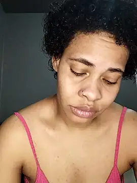 Snapshot of Su_Duarte_1 chatting on September 10, 2025, 3:05 am Su Duarte 1 online show from September 10, 2025, 3:05 am