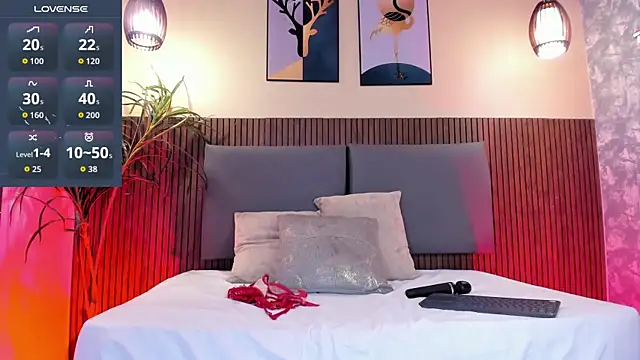 Snapshot of NicolleeEvanss chatting on October 3, 2025, 11:56 am NicolleeEvanss online show from October 3, 2025, 11:56 am