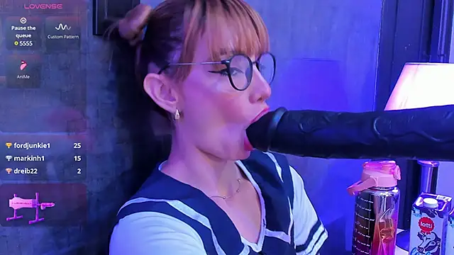 Snapshot of valentinna_montes chatting on March 21, 2025, 7:02 pm valentinna montes online show from March 21, 2025, 7:02 pm