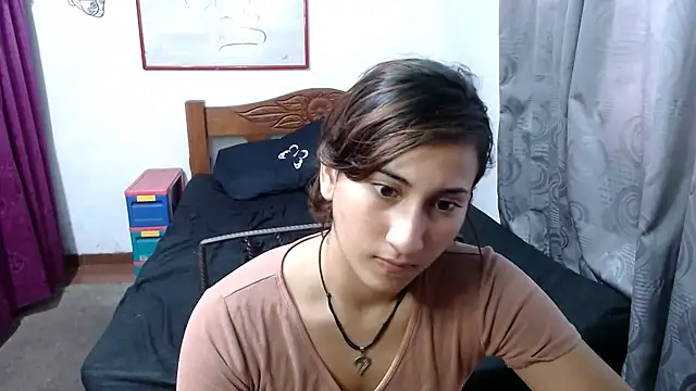 LadyMilk003 online show from February 18, 2025, 4:14 pm