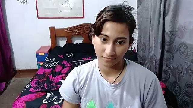LadyMilk003 online show from December 28, 2024, 6:40 pm
