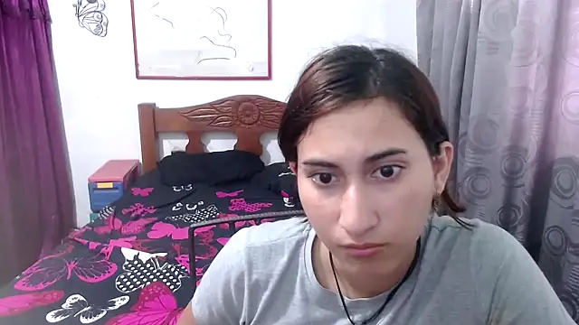 Snapshot of LadyMilk003 chatting on October 29, 2025, 5:45 pm LadyMilk003 online show from October 29, 2025, 5:45 pm