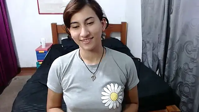 LadyMilk003 online show from December 23, 2024, 7:20 pm