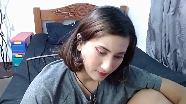 LadyMilk003 online show from February 24, 2025, 7:52 pm