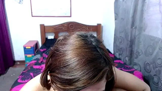 Snapshot of LadyMilk003 chatting on September 27, 2025, 4:35 pm LadyMilk003 online show from September 27, 2025, 4:35 pm