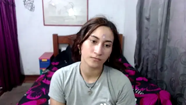 Snapshot of LadyMilk003 chatting on October 1, 2025, 3:27 pm LadyMilk003 online show from October 1, 2025, 3:27 pm