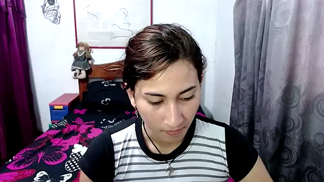 Snapshot of LadyMilk003 chatting on October 25, 2025, 3:45 pm LadyMilk003 online show from October 25, 2025, 3:45 pm